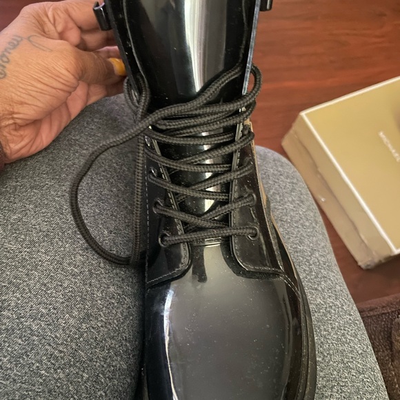 Michael Kors black patent leather boots - Picture 2 of 5